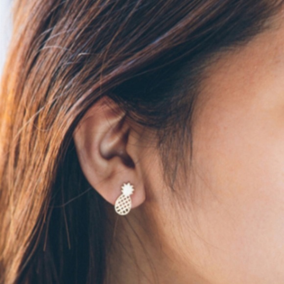 🍍 Adorable Metallic Pineapple Fruit Stud Earrings Available In Various Colors🍍 - Picture 2 of 7